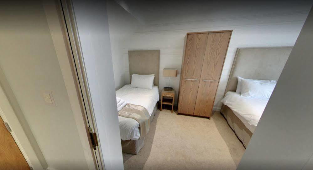 Mccafferty'S Guesthouse Ілфорд Екстер'єр фото